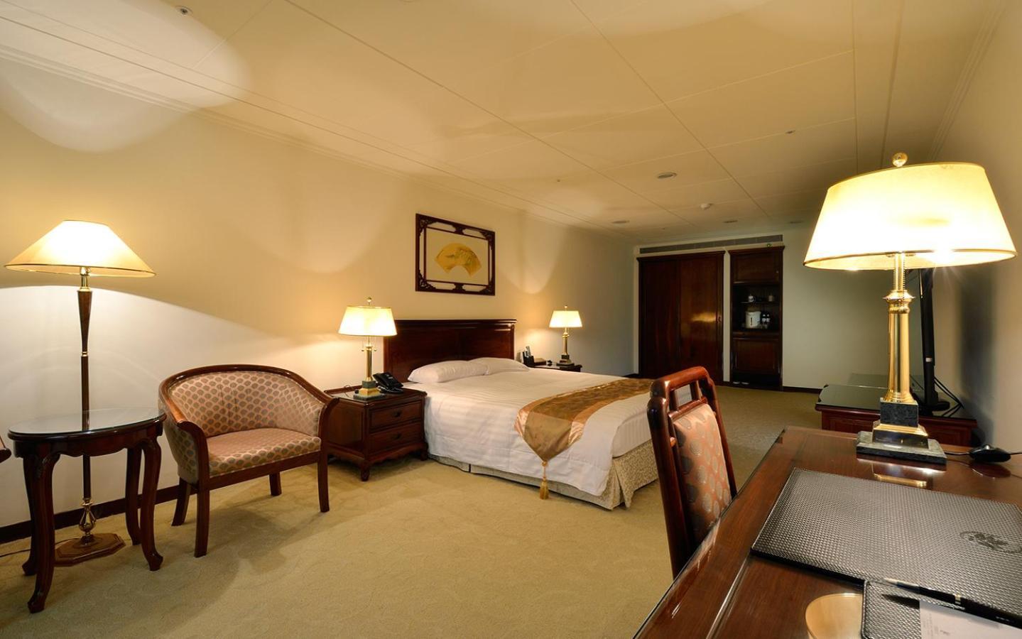 King'S Paradise Hotel تشونغلي المظهر الخارجي الصورة