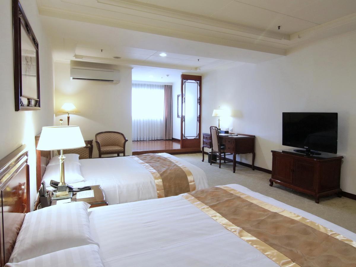 King'S Paradise Hotel تشونغلي المظهر الخارجي الصورة