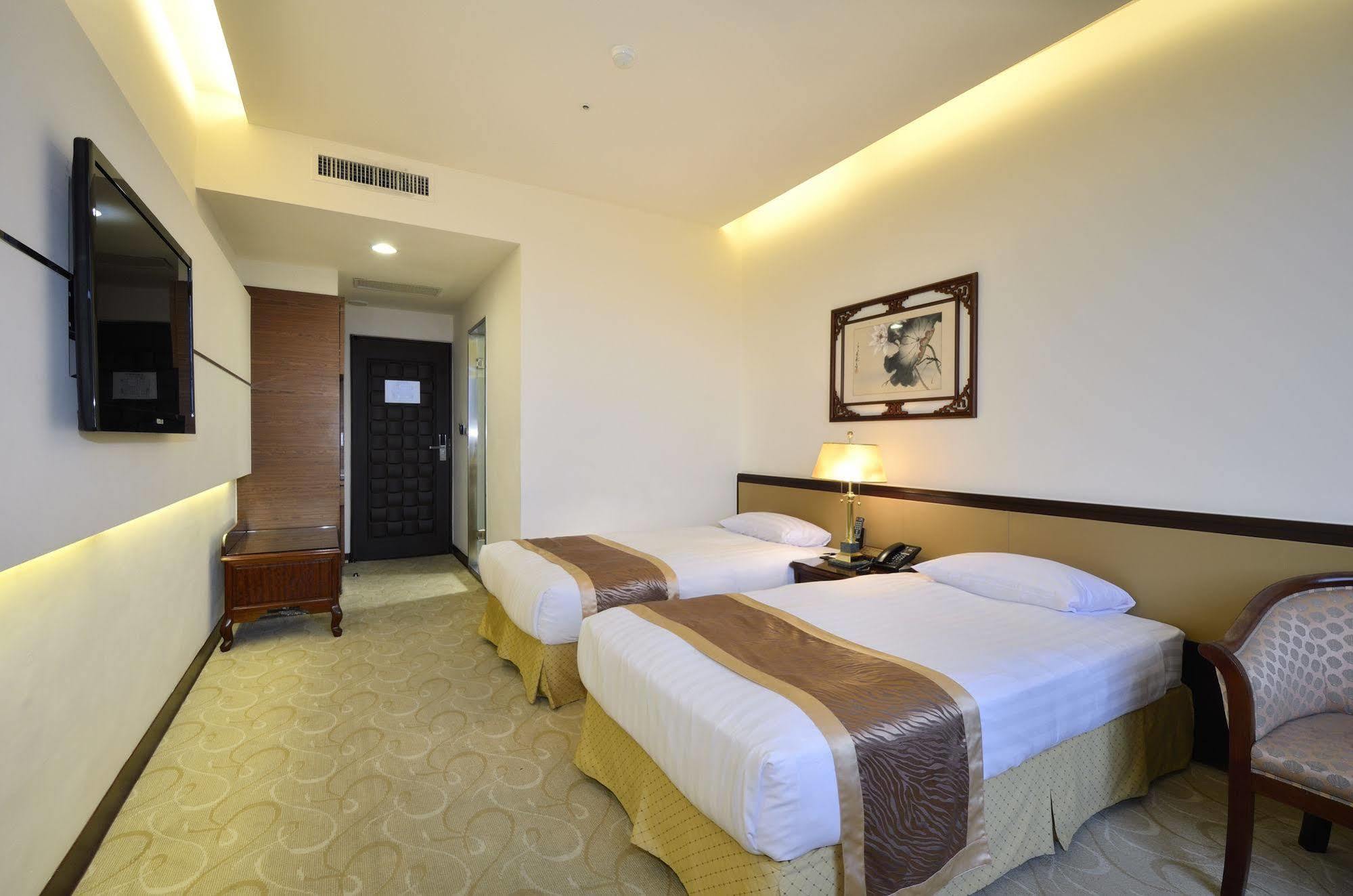King'S Paradise Hotel تشونغلي المظهر الخارجي الصورة