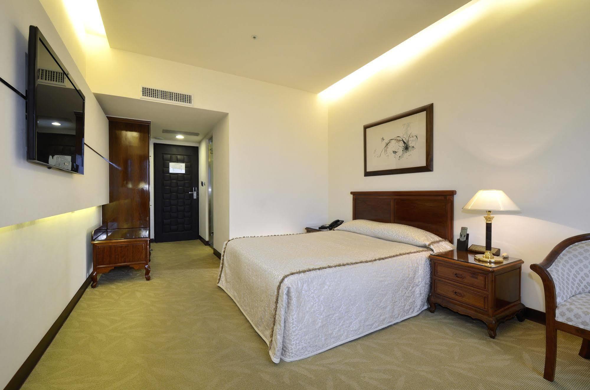 King'S Paradise Hotel تشونغلي المظهر الخارجي الصورة