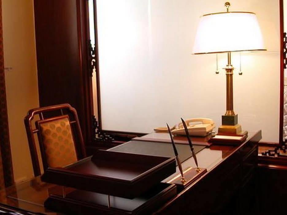 King'S Paradise Hotel تشونغلي المظهر الخارجي الصورة