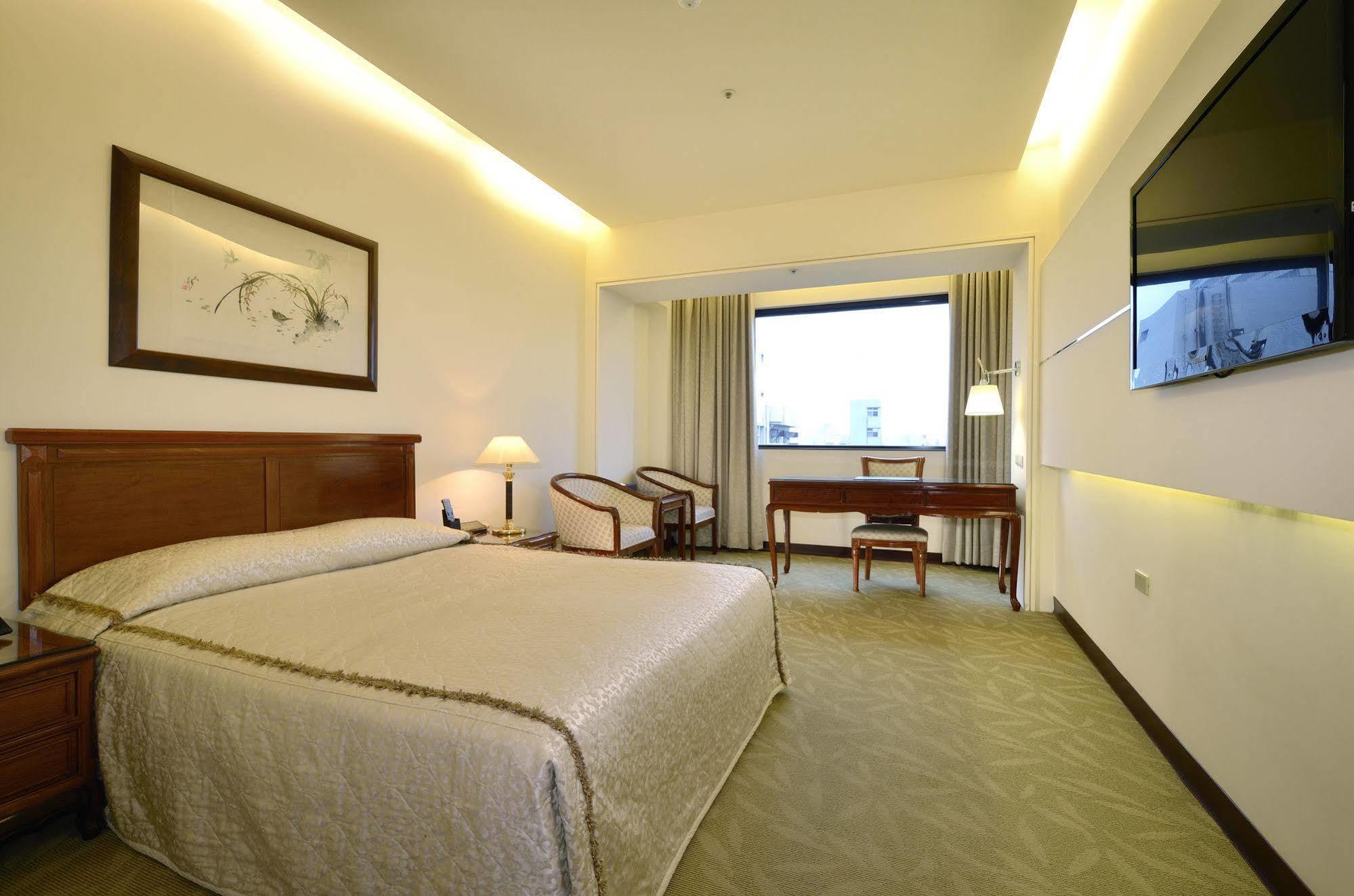 King'S Paradise Hotel تشونغلي المظهر الخارجي الصورة
